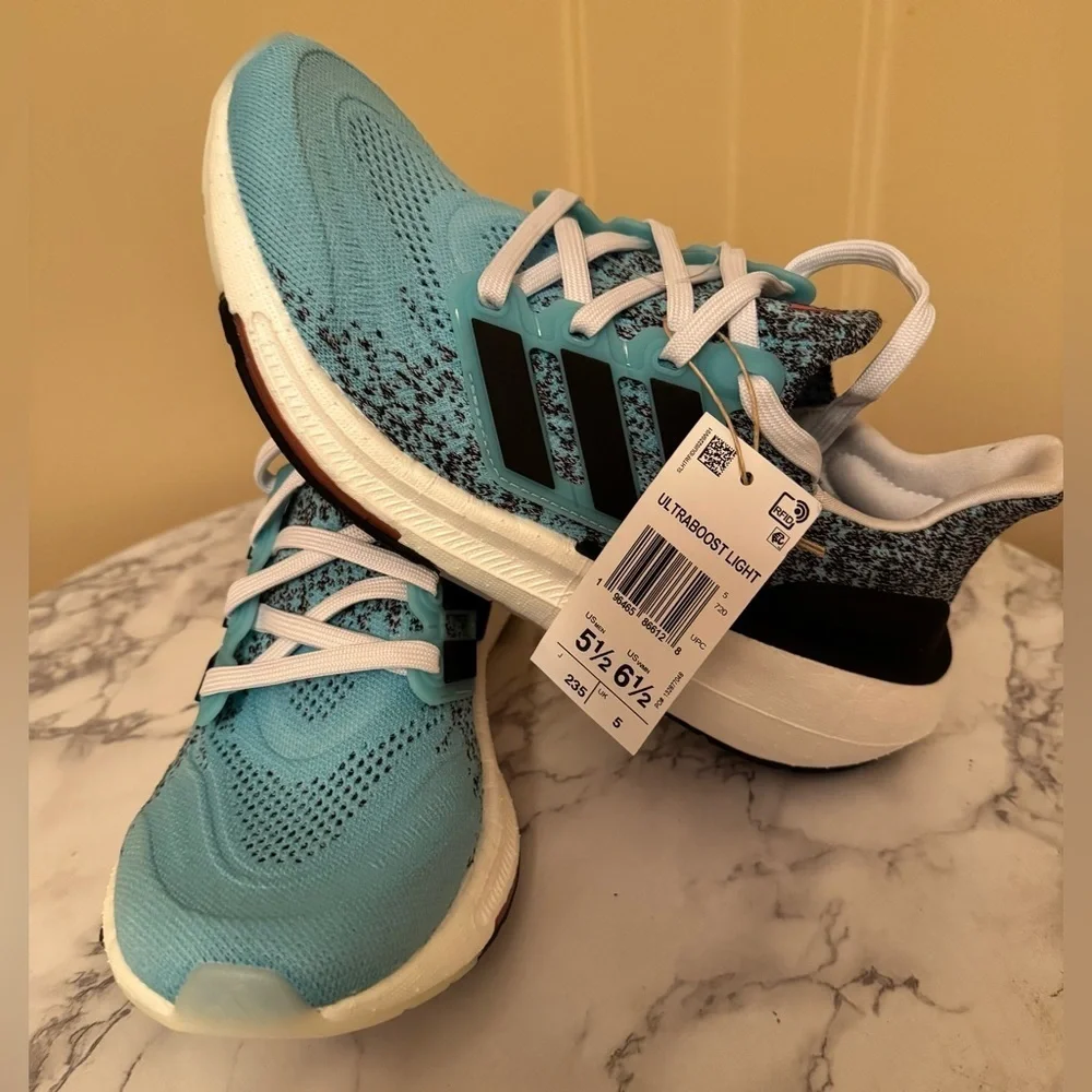 adidas UltraBoost Light 